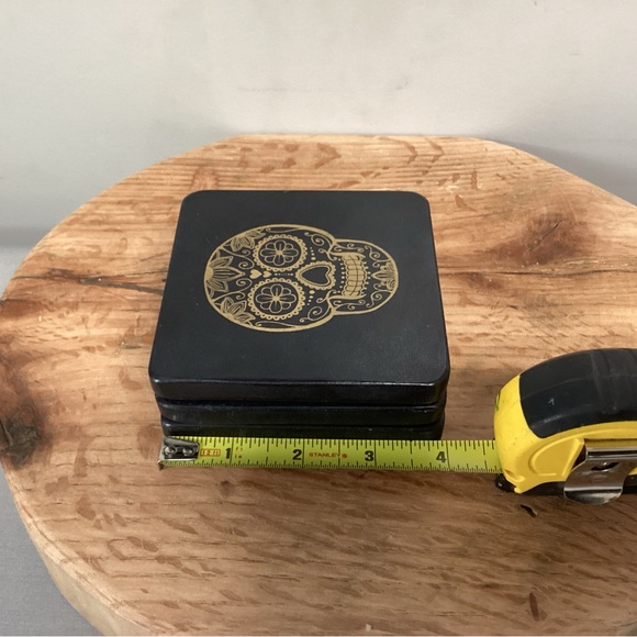 🟡 Day of the Dead - Black Marble Coaster Set with Gold Sugar Skull Design - 3 - Picture 11 of 13